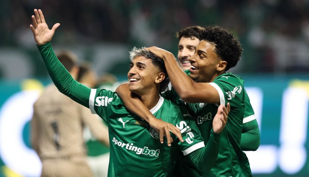 Palmeiras vence o Grêmio e mantém ritmo forte na perseguição à liderança do Brasileirão